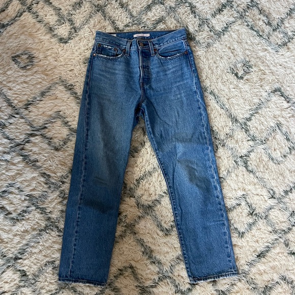 NWOT Levi’s Wedgie Straight Jean 27 - Picture 2 of 7